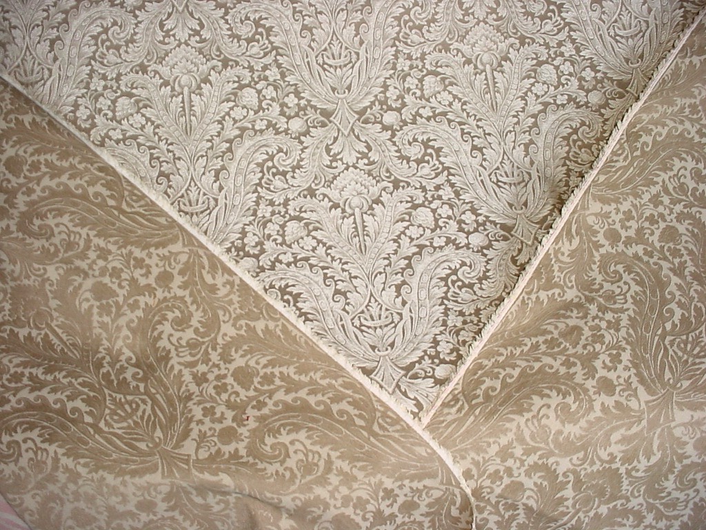2y SUPERB GOLD N WHITE ORNATE DAMASK UPHOLSTERY Fabric eBay